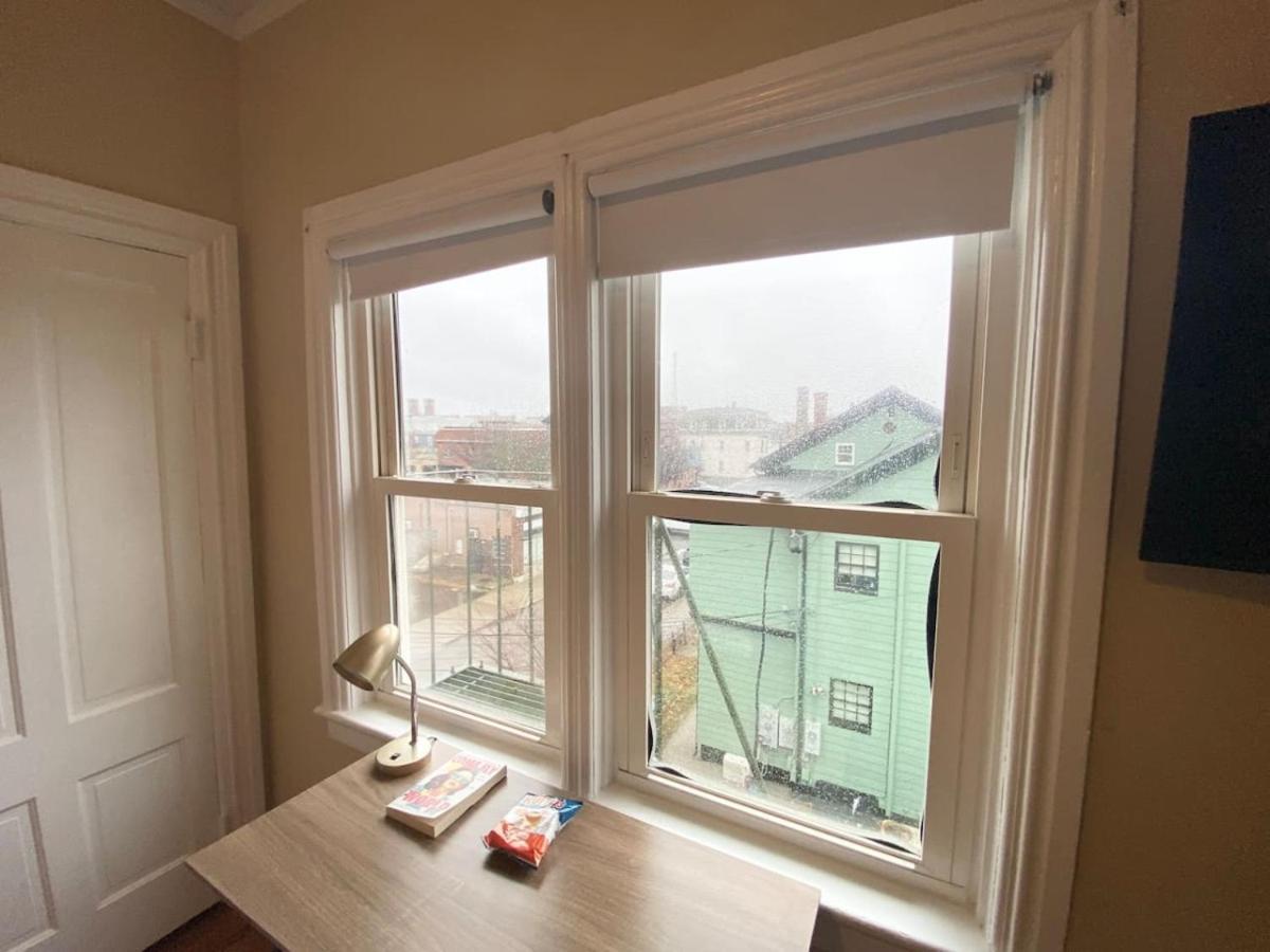 Sunny Spacious Room In Federal Hill, Downtown With Shared Bathroom And Kitchen Providence Exterior foto