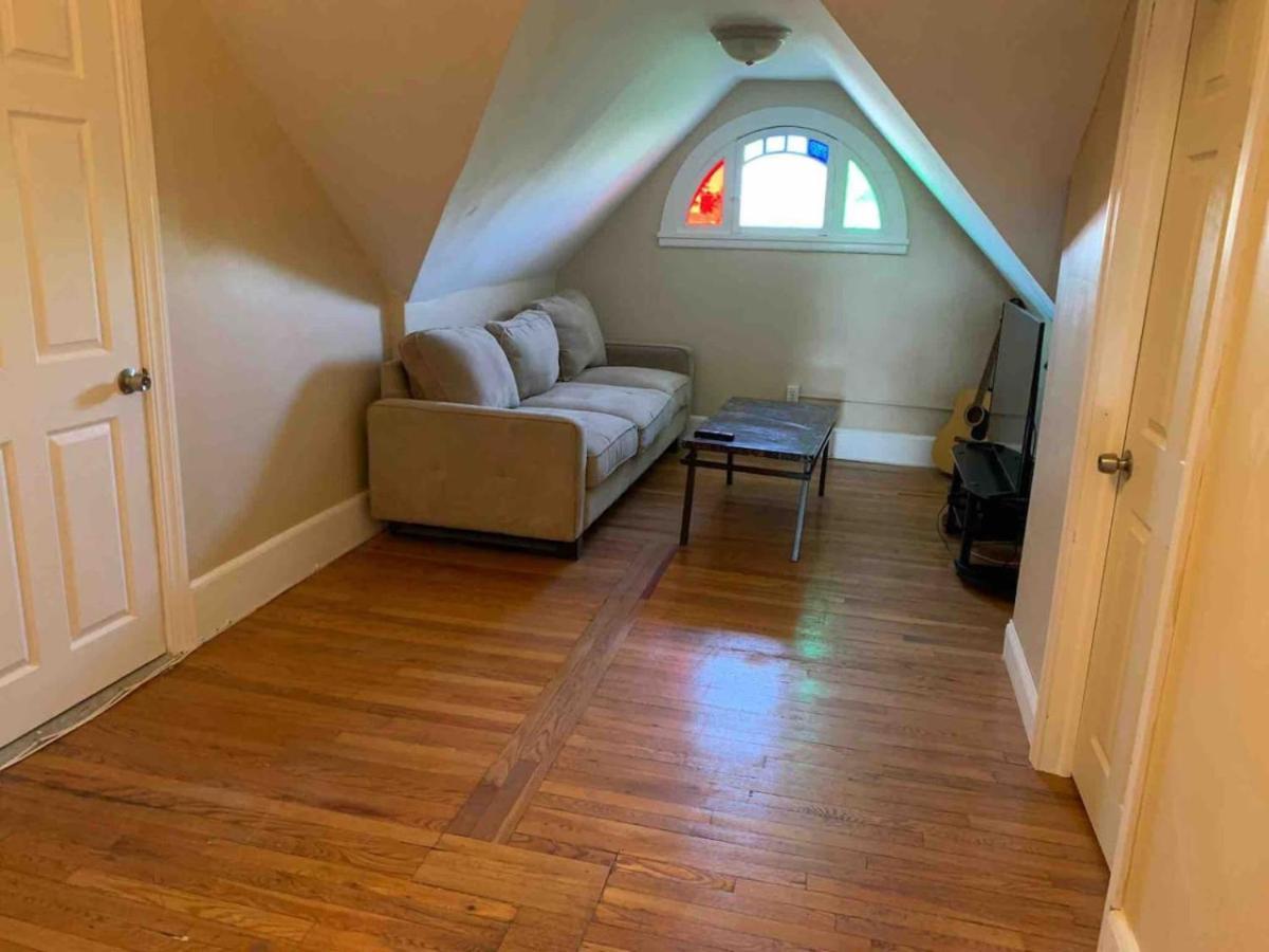 Sunny Spacious Room In Federal Hill, Downtown With Shared Bathroom And Kitchen Providence Exterior foto